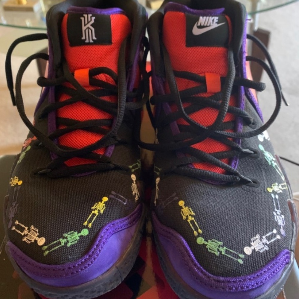 Nike Kyrie 4 Day of the Dead